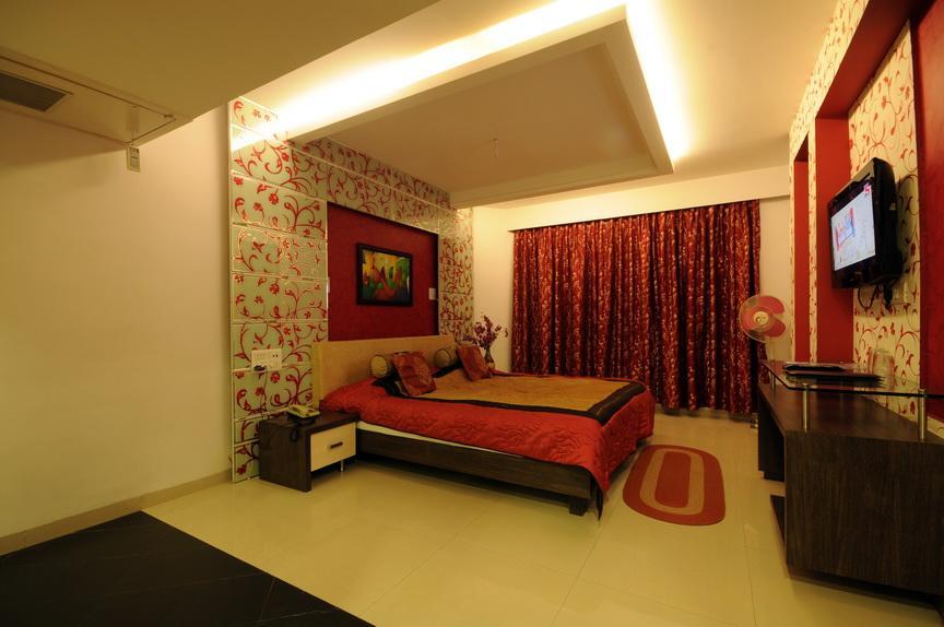 Hotel Surabhi Regency Ānand Zewnętrze zdjęcie