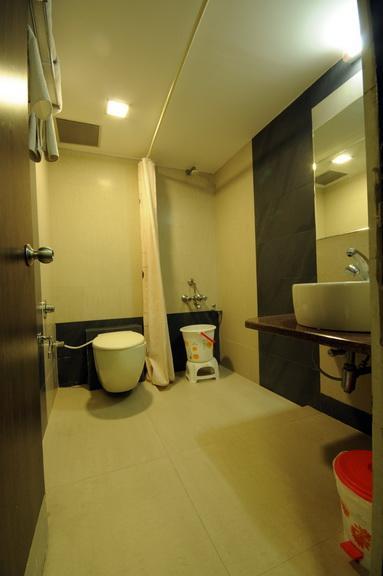 Hotel Surabhi Regency Ānand Zewnętrze zdjęcie