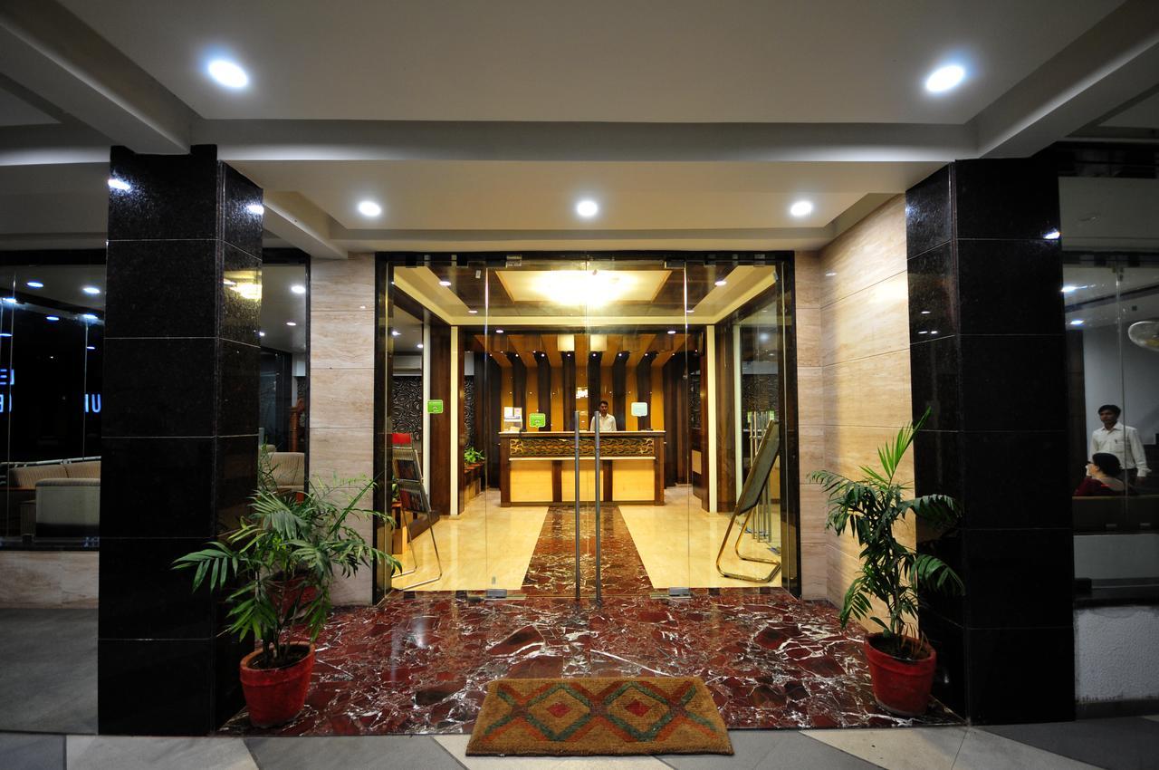 Hotel Surabhi Regency Ānand Zewnętrze zdjęcie
