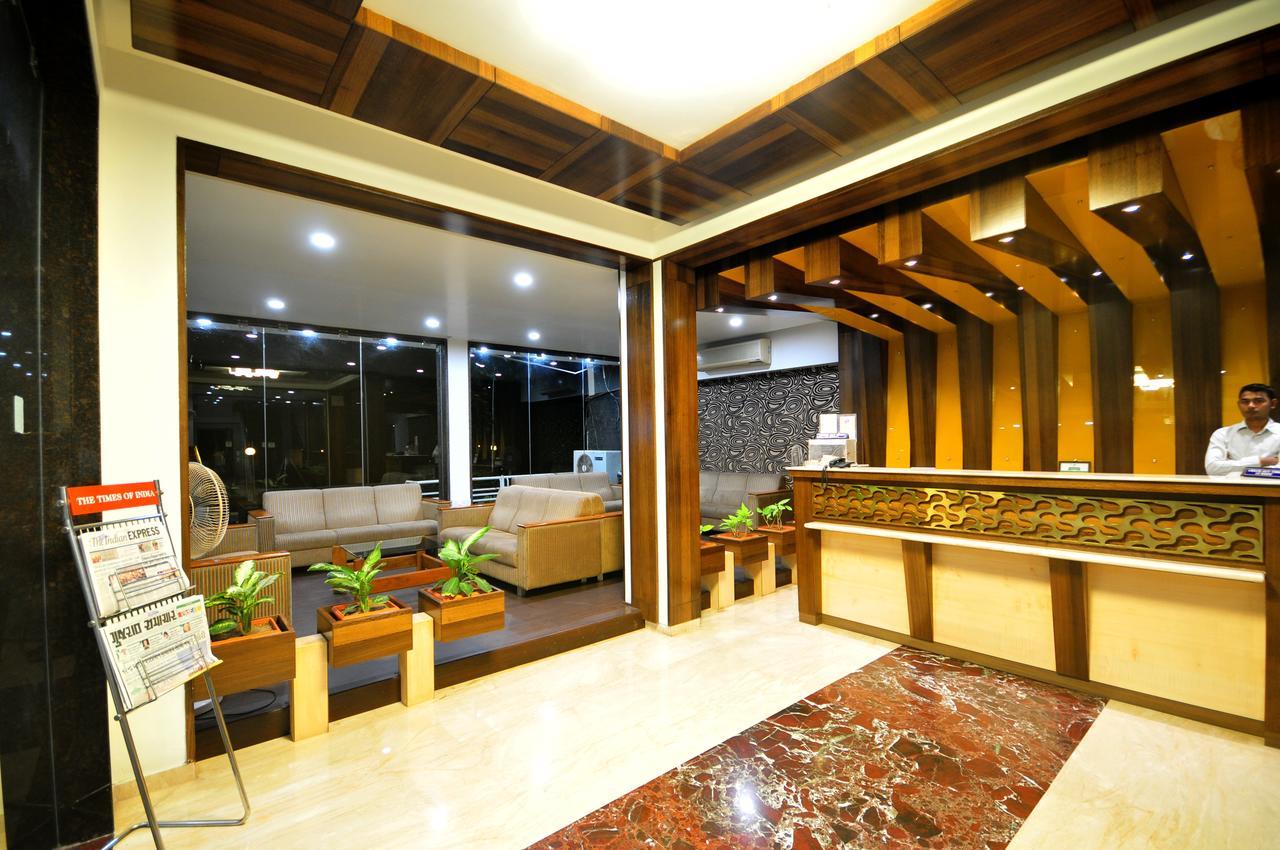 Hotel Surabhi Regency Ānand Zewnętrze zdjęcie